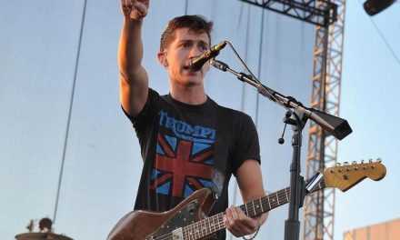 Arctic Monkeys presenta en vivo su nuevo tema ‘Mad Sounds’