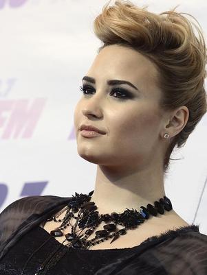Padre de Demi Lovato muere tras perder batalla contra cáncer