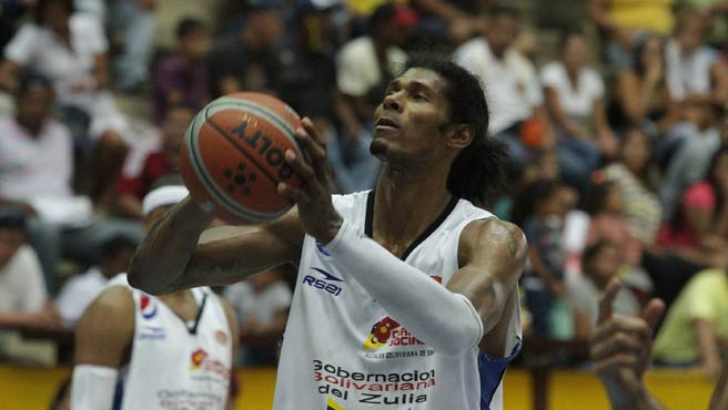 El mejor de la LPB 2013: EDWARD SANTANA JUGADOR MÁS VALIOSO HERBALIFE