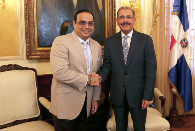 Gilberto Santa Rosa se nacionaliza dominicano