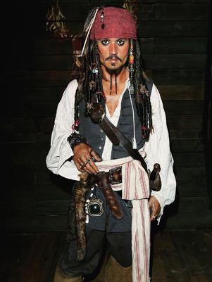 Johnny Depp sorprende a sus fans vestido de ‘Jack Sparrow’