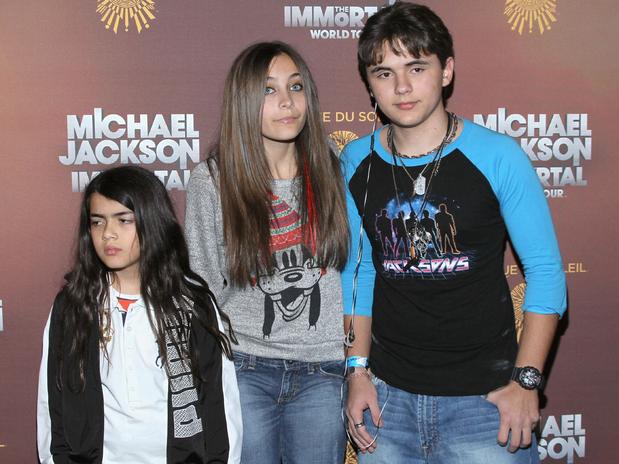 Madre de Paris Jackson rechaza el compromiso de su custodia