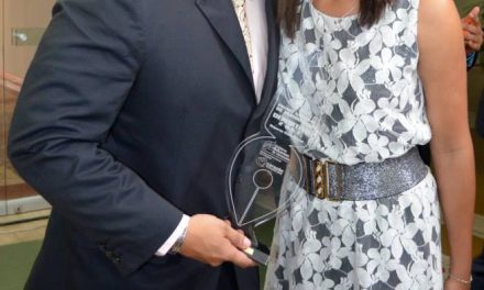 Hely Rodríguez recibió Premio Nacional de Periodismo deportivo 2013