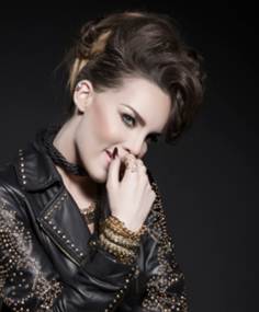 Belinda ofreció firma de autógrafos en Mexico