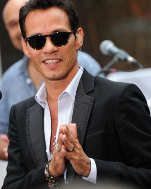 Marc Anthony anima a combatir los estereotipos hispanos