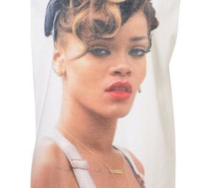 Rihanna gana un juicio contra Topshop por utilizar su imagen en camisetas