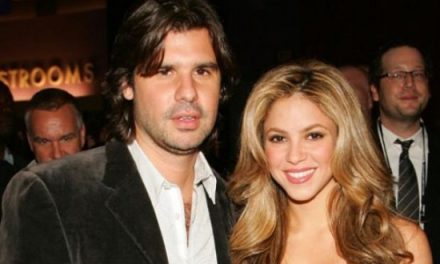 Shakira acusa a De la Rúa de robarse 6 millones de dólares