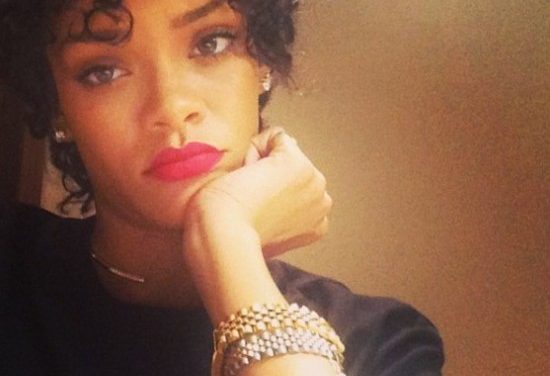 Rihanna inicia el mes estrenando un radical cambio de look