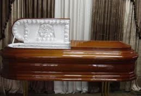 #Insolito: Hombre que fingía su muerte ‘resucita’ en pleno funeral