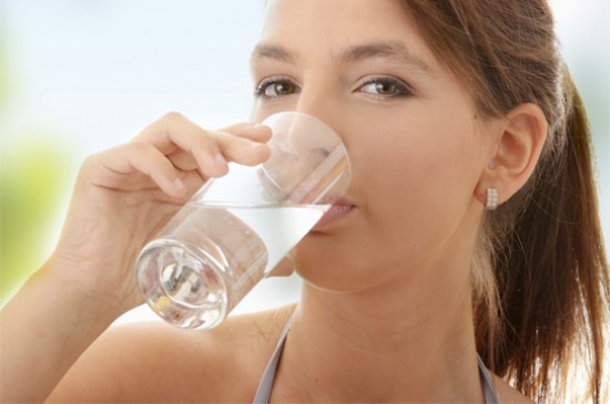 Beber agua de ser igual a la misma cantidad de alimentos ingeridos