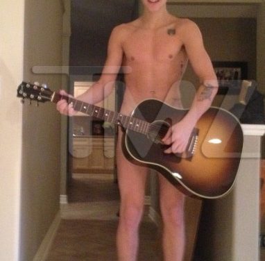 Justin Bieber causó polemica y furor en fans, por fotos completamente desnudo