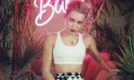 Miley Cyrus promociona ‘BANGERZ’ con atrevida pose (+Foto)