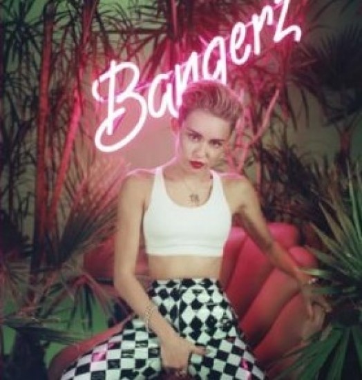 Miley Cyrus promociona ‘BANGERZ’ con atrevida pose (+Foto)