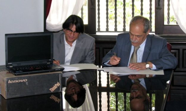 Lenovo realizó donación de equipos portátiles a la Universidad Simón Bolívar