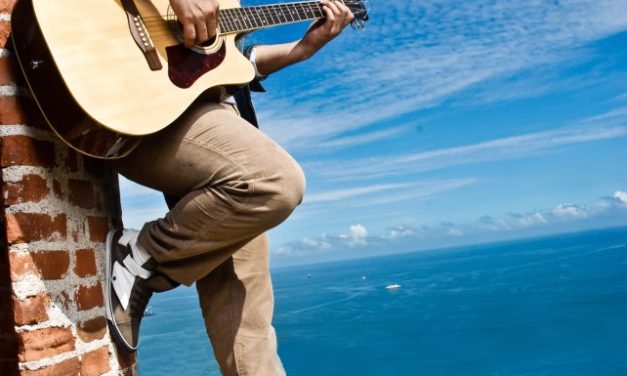 El cantante italo-venezolano LAWRENCE le canta a Venezuela »Si Supieras»
