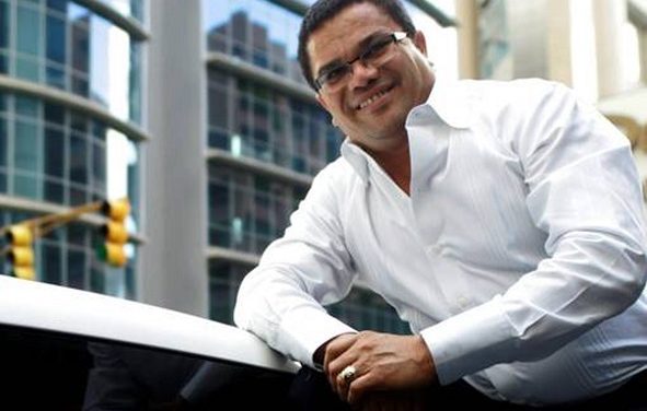 Er Conde se proclama presidente en Puerto Ordaz