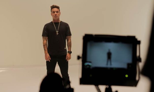 J Balvin Graba El Video De Su Canción »Sola» En Bogotá