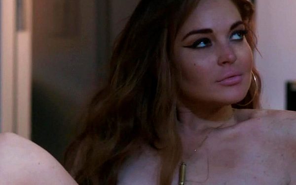 Lindsay Lohan se luce en topless para picantes escenas de el film »The Canyons» (+Fotos y Videos)