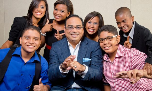Gilberto Santa Rosa le pone sabor a las noches de  Televen