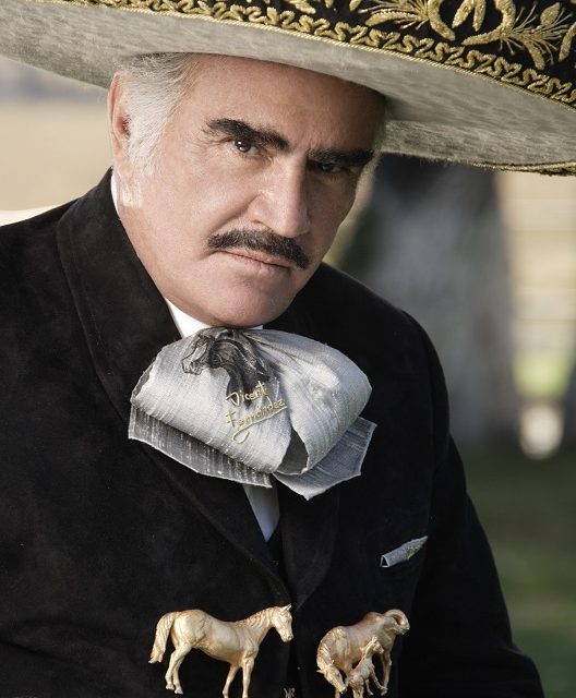 Vicente Fernández salió del hospital después de tres días