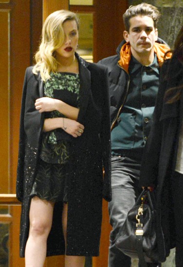 Scarlett Johansson se comprometió con periodista francés