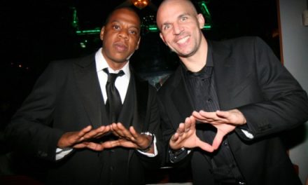 Jay-Z le vendió sus acciones del equipo de básquet Nets a Jason Kidd