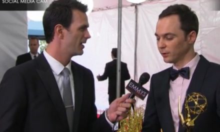 Jim Parsons obtiene el Emmy 2013 por su papel de Sheldon Cooper