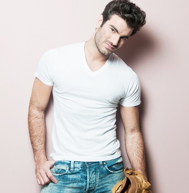 JESSUS ZAMBRANO BUSCA MODELOS PARA SU LÍNEA DE ROPA