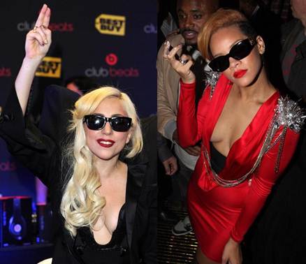 RIHANNA GRABANDO CON LA »MOTHER MONSTER»?