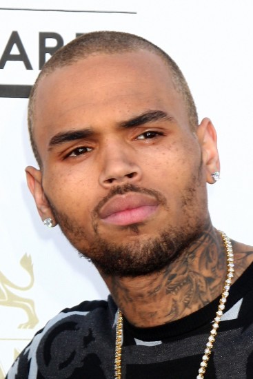 Chris Brown es arrestado por agredir a un hombre