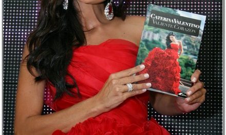 Caterina Valentino (@CATERINAV) presentó su libro »VALIENTE CORAZON» (+Fotos coctel)
