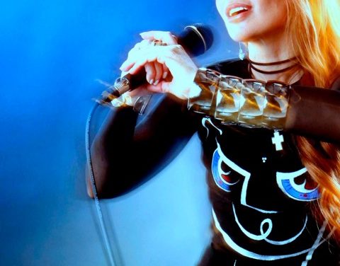 MARÍA RIVAS SUSPENDE CONCIERTO Y EXHIBICIÓN EN MIAMI DEBIDO A PROBLEMAS DE SALUD