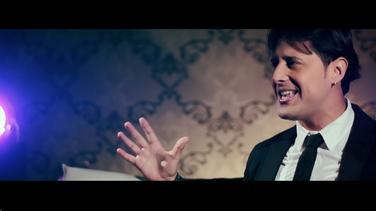 ROGERS SKY ESTRENA EL VIDEOCLIP DE SU SENCILLO »TU JUGUETE PREFERIDO»