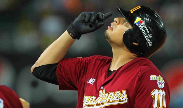#LVBP: Vamos a brindar sonrisas y alegría junto a @mlisson18 con tan solo 1 juguete.
