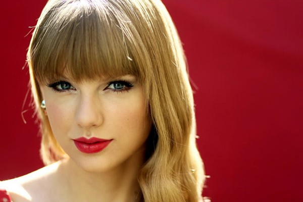Taylor Swift establece récord como compositora