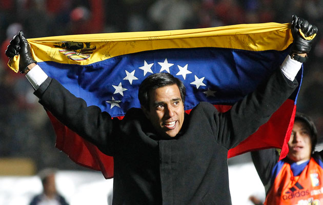 César Farías renunció a su cargo como director técnico de la La Vinotinto
