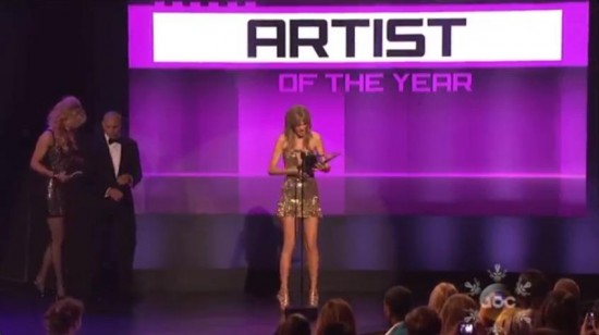 Taylor Swift se coronó como la ‘Mejor Artista del año’