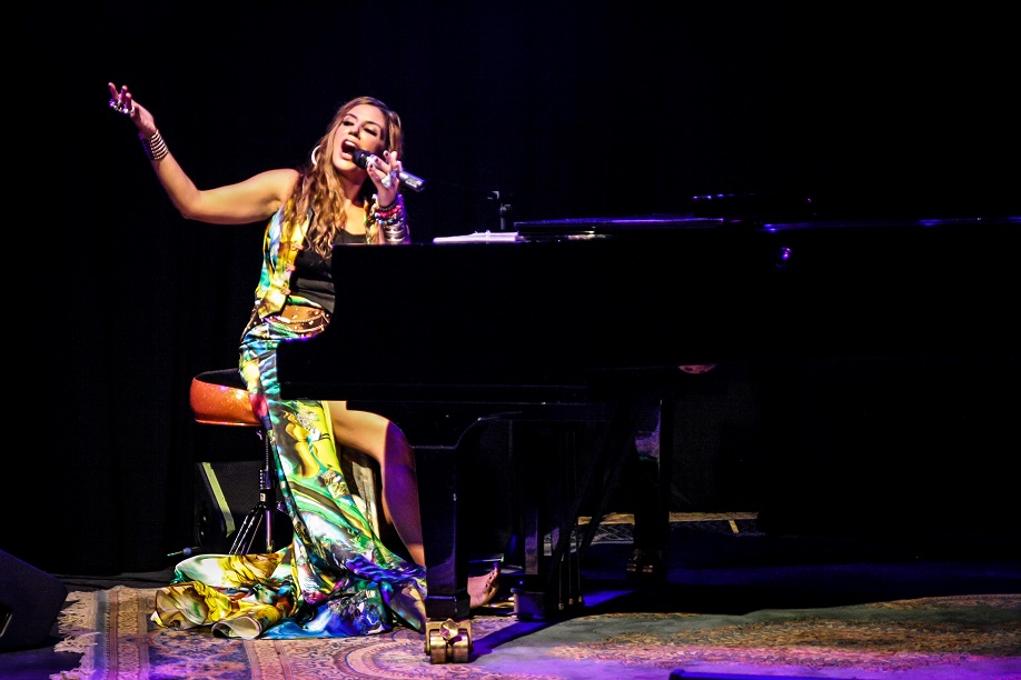 Lena Burke en Venezuela: Amor a Primera Vista (+Fotos)