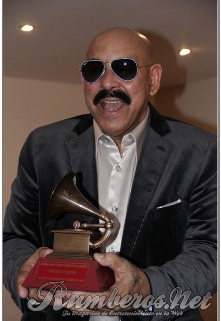 Oscar de León regala su Grammy a Venezuela (+Fotos encuentro con los medios)