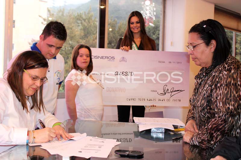 La Organización Miss Venezuela entrega donativo que beneficiará a la población discapacitada
