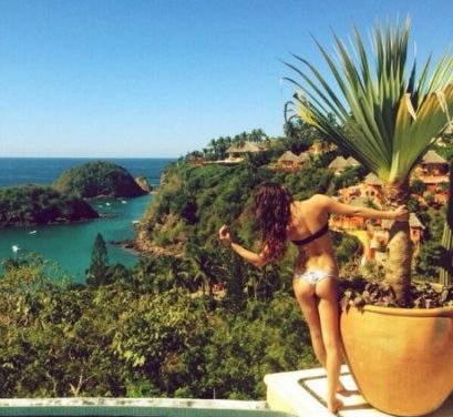 Lea Michele compartio esta sexy foto de sus vacaciones en México