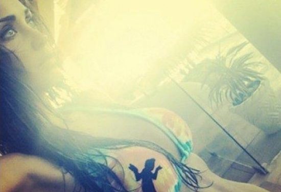 Anahí Exintegrante de RBD publica provocativa foto en bikini