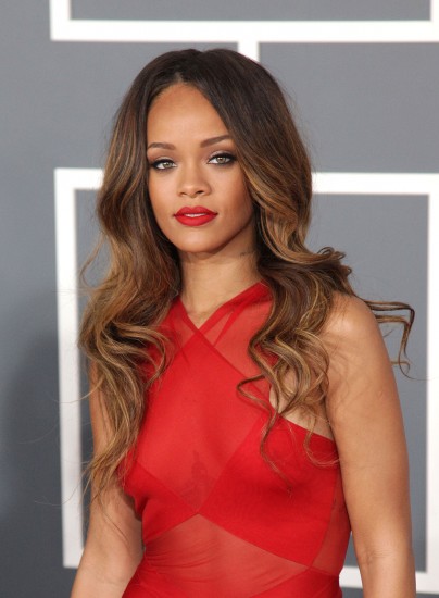 Rihanna revela que no tenía éxito con los chicos