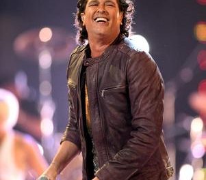 Carlos Vives pide perdón a Dios vía Twitter por no rezar