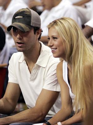 Enrique Iglesias agradece la confianza de Anna Kournikova