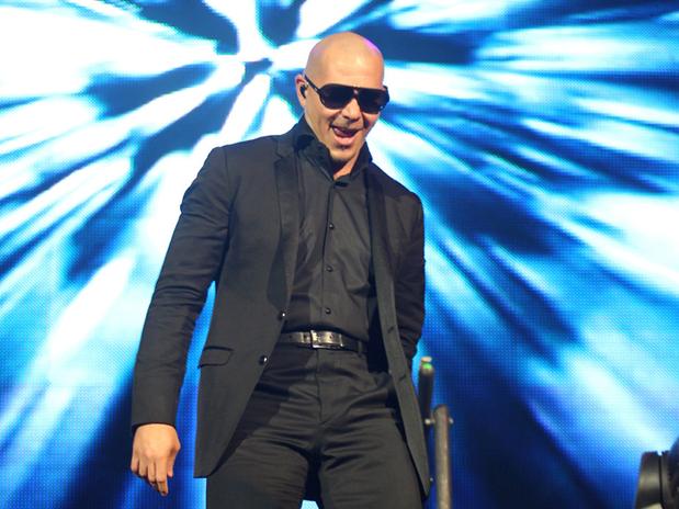 Pitbull hace ‘terapia’ con su música para ahuyentar ‘lo malo’