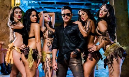 Elvis Crespo Domina la Cartelera Tropical de Billboard con »Sopa de Caracol» ft Pitbull