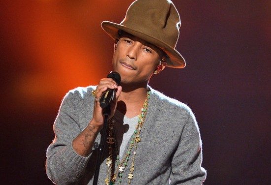 Pharrell Williams subasta sombrero que usó en los Grammy 2014 por eBay