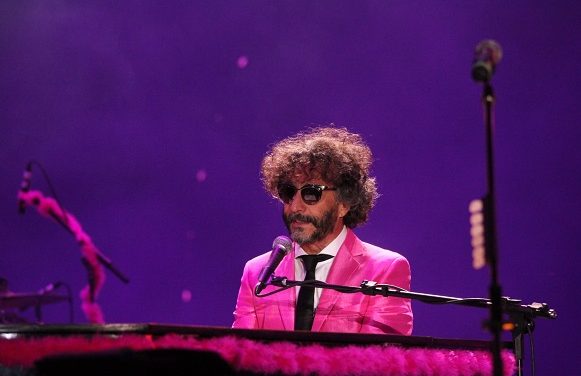 FITO PAEZ CERRÓ SEGUNDA NOCHE DE VIÑA DEL MAR 2014