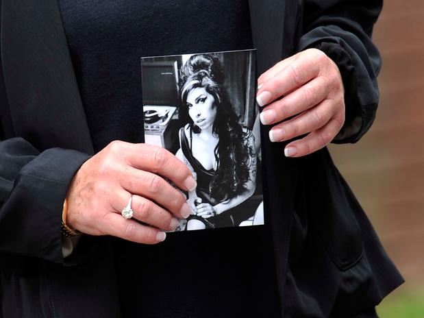 Amy Winehouse tiene mayores ingresos tras su muerte en 2011